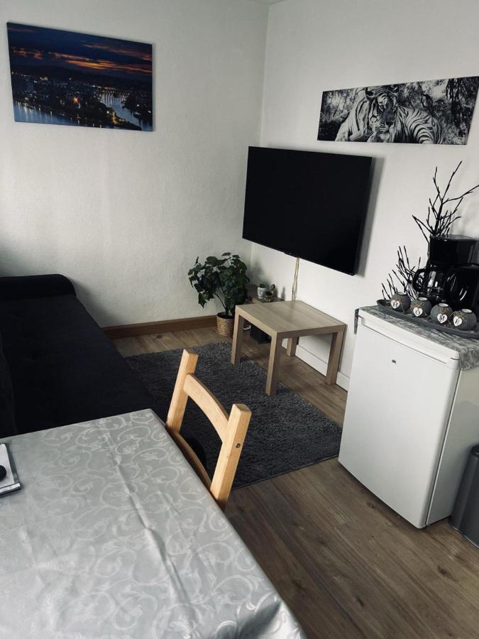 Lovely 1-Bed Apartment In Koblenz Koblenz  Eksteriør billede